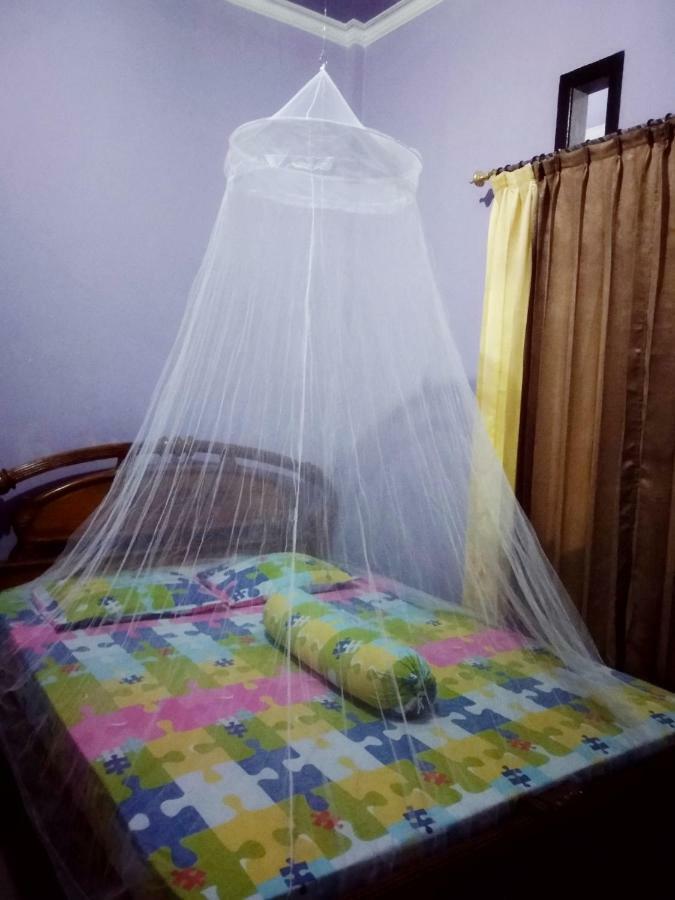 Kurnia Homestay Ternate Exterior photo